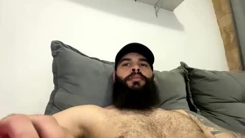 Snapshot of beardmax chatting on 05.05.26 Min online show from 05.05.26