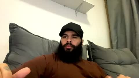 Snapshot of beardmax chatting on 06.28.26 Min online show from 06.28.26
