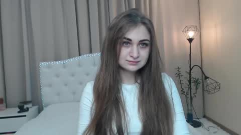Snapshot of beataangel chatting on 04.18.26 beataangel online show from 04.18.26