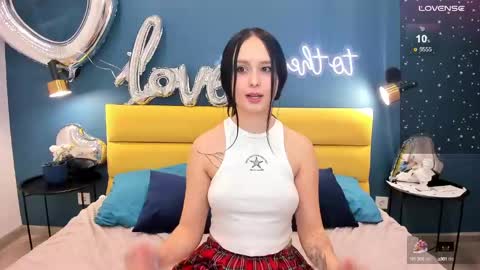 Snapshot of beatricereeves chatting on 02.19.25 Beatrice 3 online show from 02.19.25