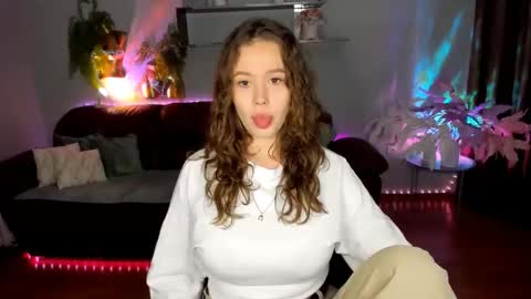 Snapshot of beatricewild chatting on 05.06.26 BeatriceWild online show from 05.06.26