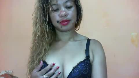 Snapshot of beaute_choco chatting on 01.28.25 Eva online show from 01.28.25