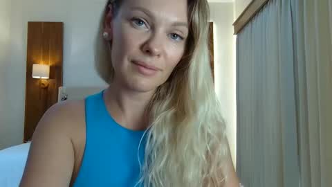 Snapshot of beautifulkollettee chatting on 10.18.25 Beautifulkollette online show from 10.18.25