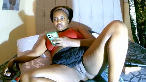 beautifulpeach2 online show from 11.03.25