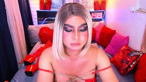 Snapshot of beautifulstrangerts chatting on 01.18.25 Queen Alexa online show from 01.18.25