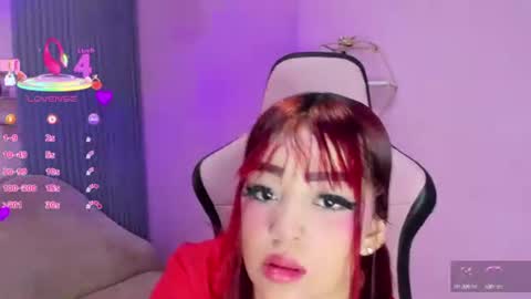 Snapshot of beautty_woman_ chatting on 07.17.26 Sara online show from 07.17.26