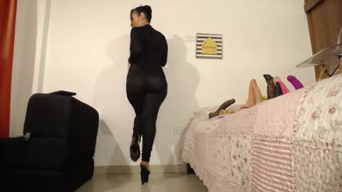 NATHALIA online show from 11.24.25