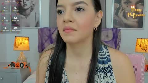 Snapshot of beautyari_ chatting on 10.24.25 Ariana Reyes online show from 10.24.25