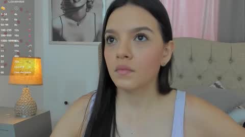 Snapshot of beautyari_ chatting on 11.03.25 Ariana Reyes online show from 11.03.25