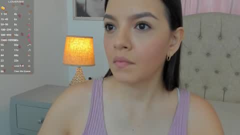 Snapshot of beautyari_ chatting on 11.11.25 Ariana Reyes online show from 11.11.25