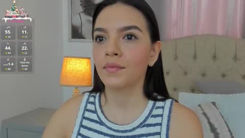Snapshot of beautyari_ chatting on 12.20.25 Ariana Reyes online show from 12.20.25