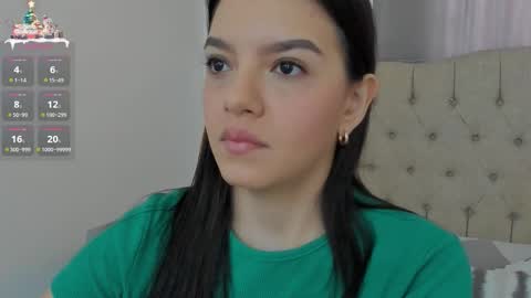 Snapshot of beautyari_ chatting on 12.22.25 Ariana Reyes online show from 12.22.25