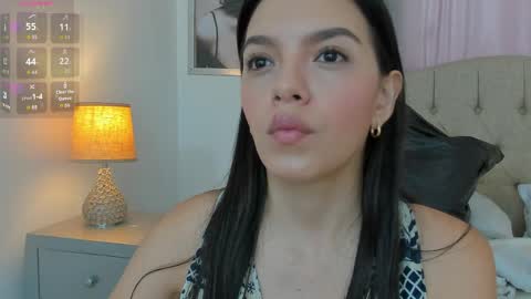 Snapshot of beautyari_ chatting on 04.07.26 Ariana Reyes online show from 04.07.26