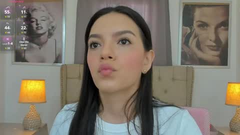 Snapshot of beautyari_ chatting on 04.22.26 Ariana Reyes online show from 04.22.26