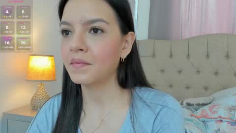 Snapshot of beautyari_ chatting on 04.27.26 Ariana Reyes online show from 04.27.26