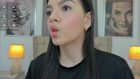 Snapshot of beautyari_ chatting on 05.05.26 Ariana Reyes online show from 05.05.26