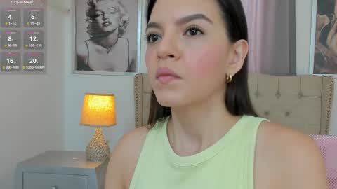Snapshot of beautyari_ chatting on 05.06.26 Ariana Reyes online show from 05.06.26
