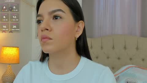 Snapshot of beautyari_ chatting on 06.01.26 Ariana Reyes online show from 06.01.26