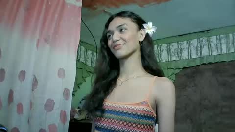 Snapshot of beautyhotasia123 chatting on 12.19.24 beautyhotasia123 online show from 12.19.24