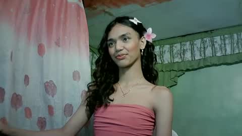 Snapshot of beautyhotasia123 chatting on 12.21.24 beautyhotasia123 online show from 12.21.24