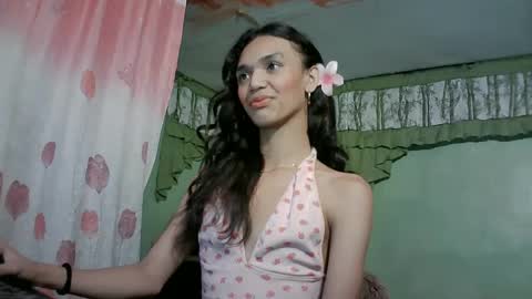 Snapshot of beautyhotasia123 chatting on 12.29.24 beautyhotasia123 online show from 12.29.24