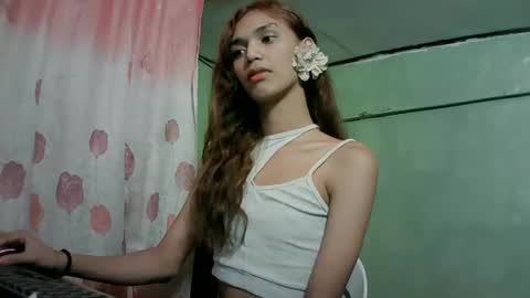 Snapshot of beautyhotasia123 chatting on 02.10.25 beautyhotasia123 online show from 02.10.25