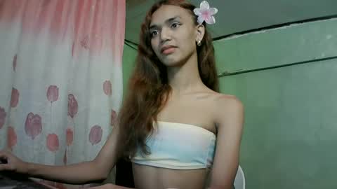 Snapshot of beautyhotasia123 chatting on 02.20.25 beautyhotasia123 online show from 02.20.25