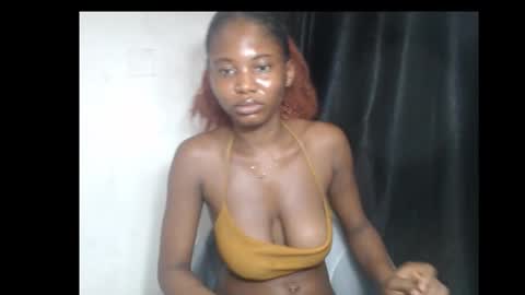 Snapshot of beautyslut1 chatting on 02.28.26 beautyslut1 online show from 02.28.26