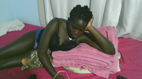 Snapshot of beautytyler chatting on 10.23.25 tyler online show from 10.23.25