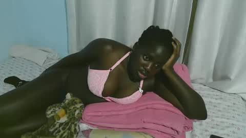 Snapshot of beautytyler chatting on 10.24.25 tyler online show from 10.24.25