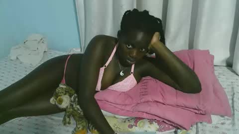 Snapshot of beautytyler chatting on 10.25.25 tyler online show from 10.25.25