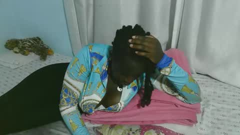 Snapshot of beautytyler chatting on 10.28.25 tyler online show from 10.28.25