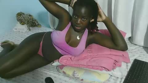 Snapshot of beautytyler chatting on 10.30.25 tyler online show from 10.30.25