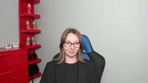 Snapshot of beautyzoexx chatting on 06.19.26 Zoe online show from 06.19.26
