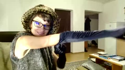 Snapshot of bebacksooon chatting on 12.14.24 Raluca online show from 12.14.24