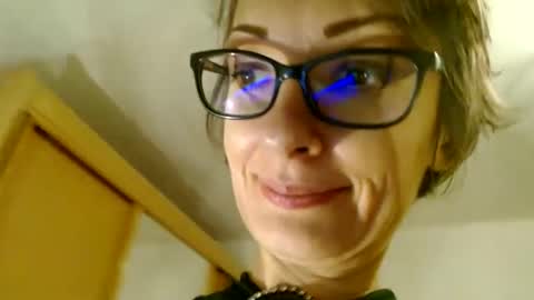 Snapshot of bebacksooon chatting on 12.15.24 Raluca online show from 12.15.24