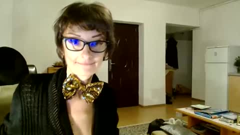 Snapshot of bebacksooon chatting on 12.18.24 Raluca online show from 12.18.24
