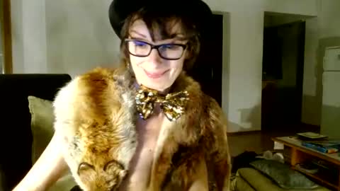 Snapshot of bebacksooon chatting on 12.18.24 Raluca online show from 12.18.24