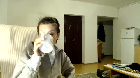 Snapshot of bebacksooon chatting on 12.23.24 Raluca online show from 12.23.24