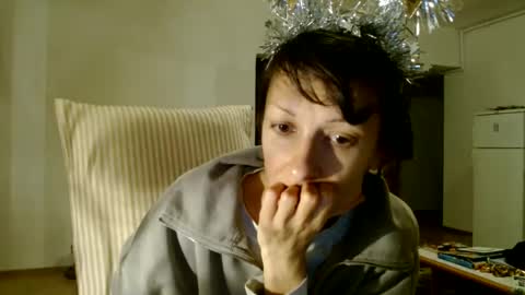 Snapshot of bebacksooon chatting on 12.23.24 Raluca online show from 12.23.24