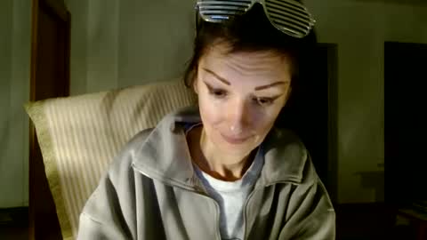 Snapshot of bebacksooon chatting on 12.29.24 Raluca online show from 12.29.24
