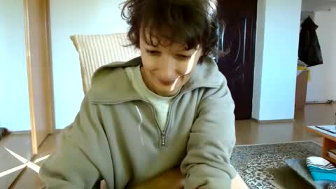 Snapshot of bebacksooon chatting on 01.10.25 Raluca online show from 01.10.25