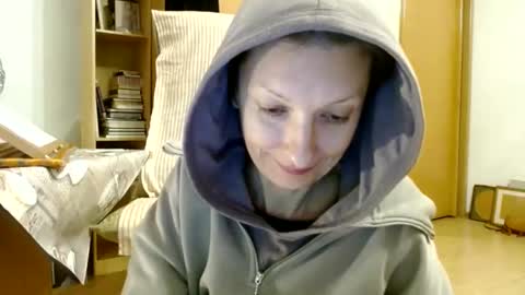 Snapshot of bebacksooon chatting on 02.13.25 Raluca online show from 02.13.25