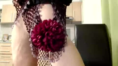 Snapshot of bebacksooon chatting on 09.23.25 Raluca online show from 09.23.25