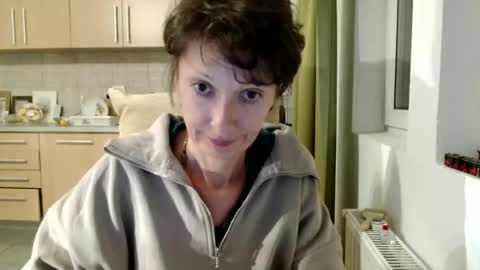 Snapshot of bebacksooon chatting on 10.02.25 Raluca online show from 10.02.25