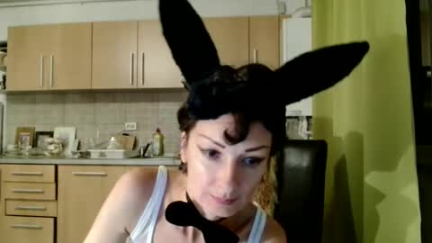 Snapshot of bebacksooon chatting on 10.05.25 Raluca online show from 10.05.25
