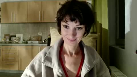 Snapshot of bebacksooon chatting on 10.08.25 Raluca online show from 10.08.25