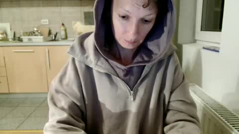 Snapshot of bebacksooon chatting on 10.17.25 Raluca online show from 10.17.25