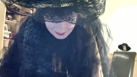 Snapshot of bebacksooon chatting on 10.19.25 Raluca online show from 10.19.25