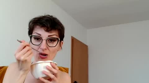 Snapshot of bebacksooon chatting on 03.14.26 Raluca online show from 03.14.26